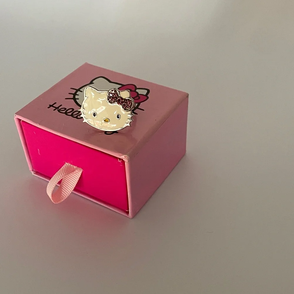 Hello Kitty Sterling Silver Ring with Pink Gem Stone Bow Size 8 - Picture 2 of 11